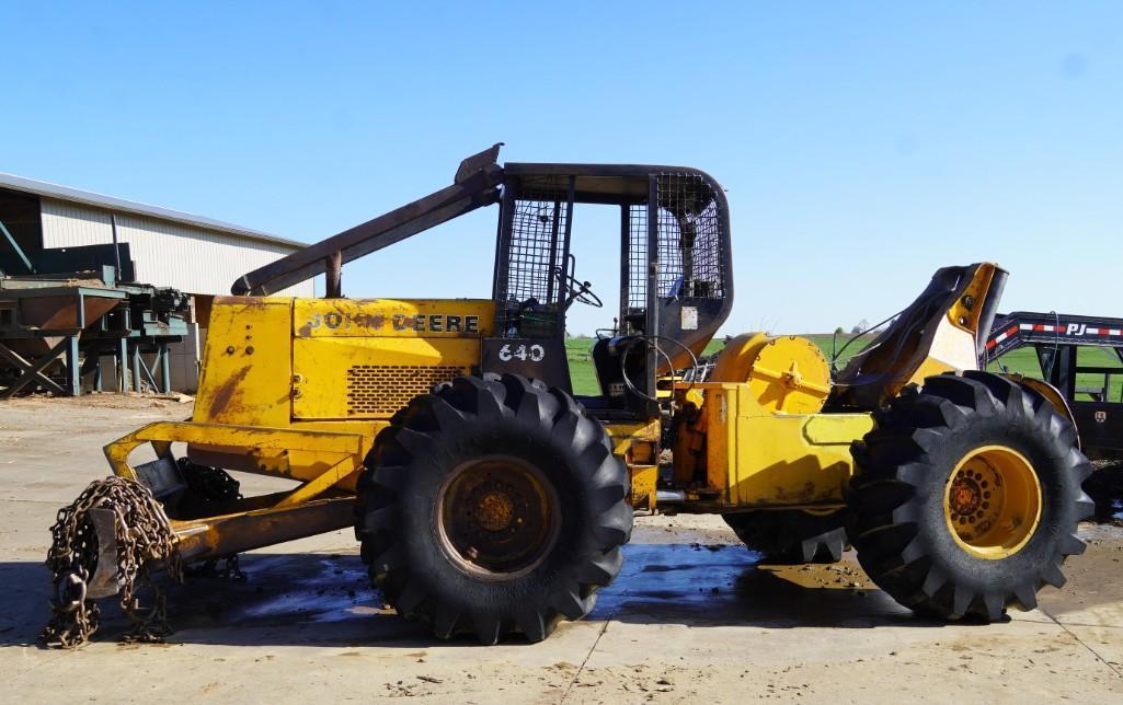 John Deere 640 Skidder