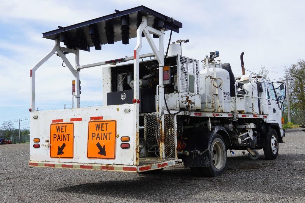 1990 GMC W6000 Line Painting Truck