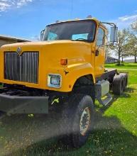 2003 International 5500i 6x6 Semi Truck