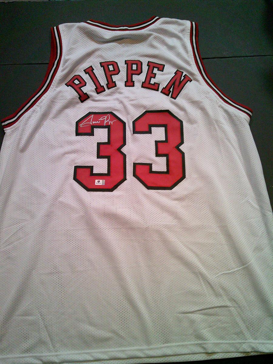 Scottie Pippen Chicago Bulls Autographed Custom Basketball Jersey GA coa