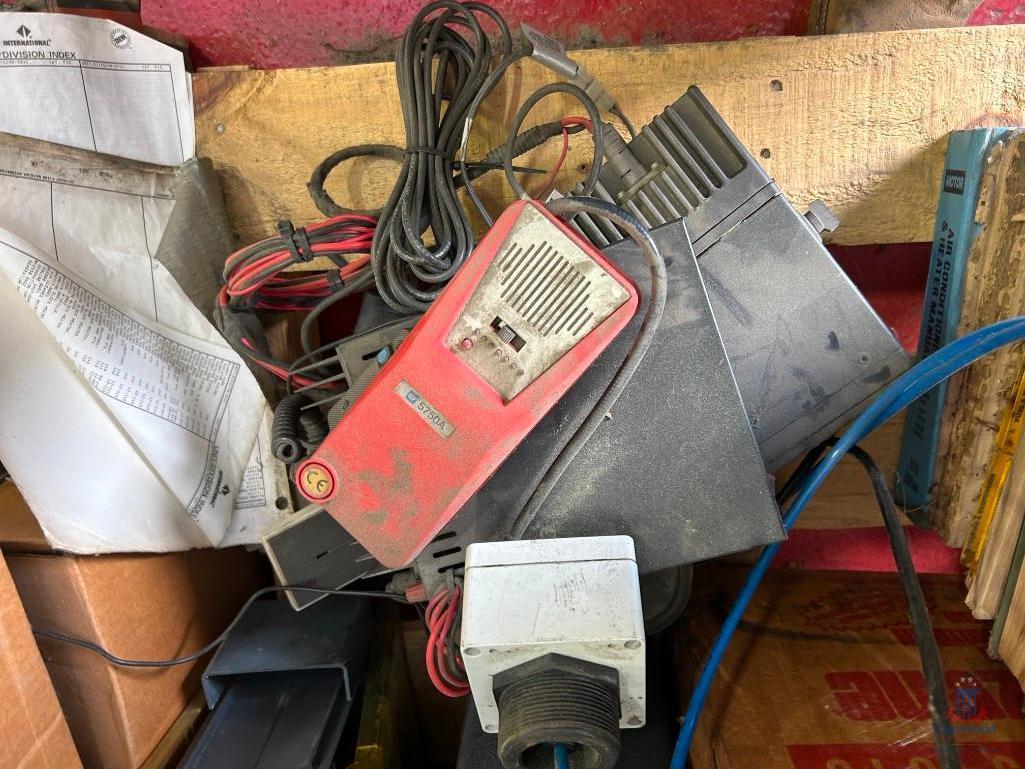 LOT CONSISTING OF ELECTRONIC ITEMS