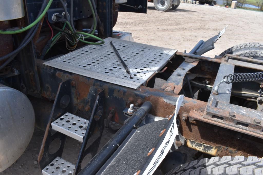 2004 Freightliner Truck Tractor