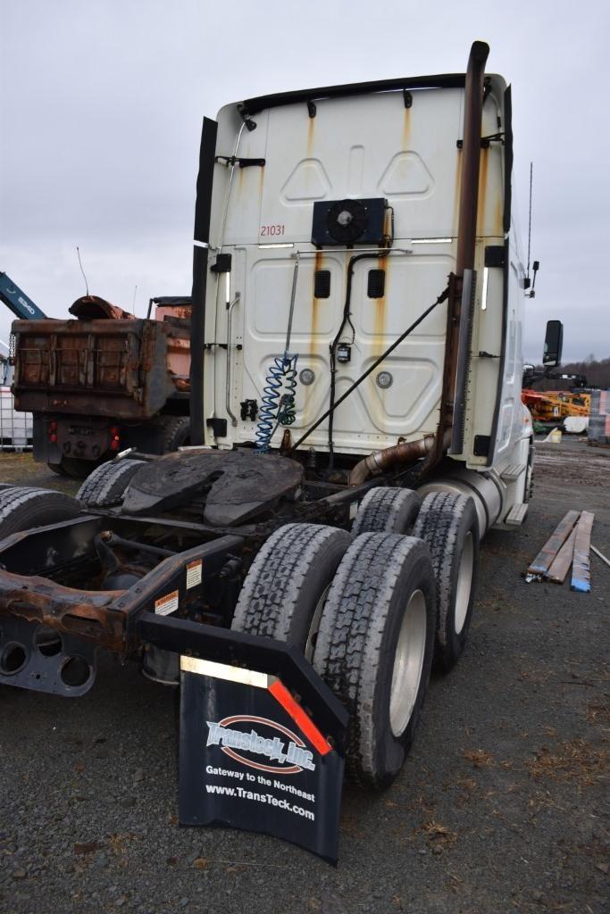 2011 Freightliner Cascadia Truck Tractor