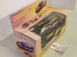 Racer 935 Castrol, battery operated, blinking lights, moving pistons, bump