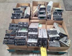 BOXES OF KING & NARCO RADIOS FOR PARTS OR REPAIR