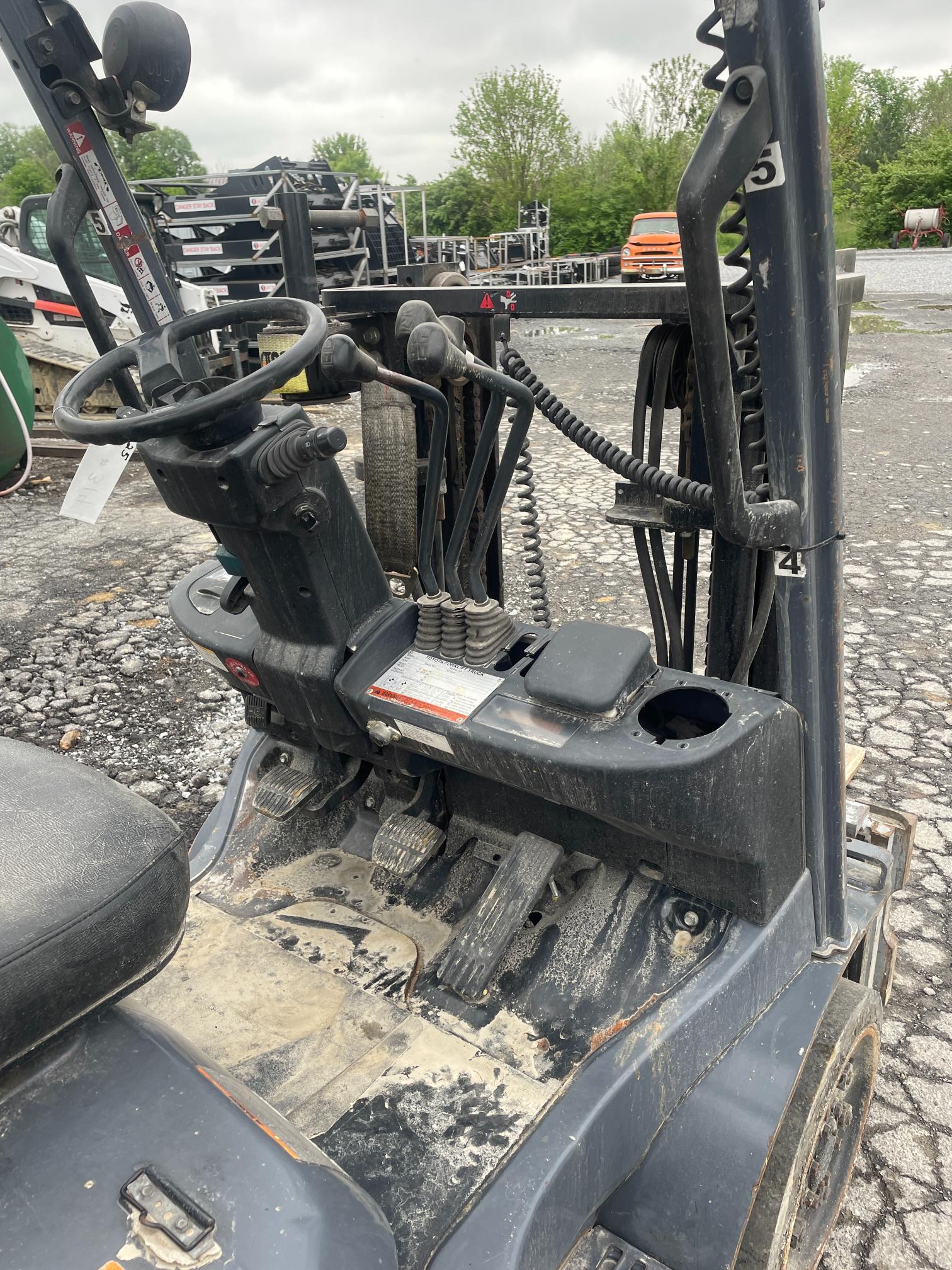 Toyota 5,000 IB LP Forklift