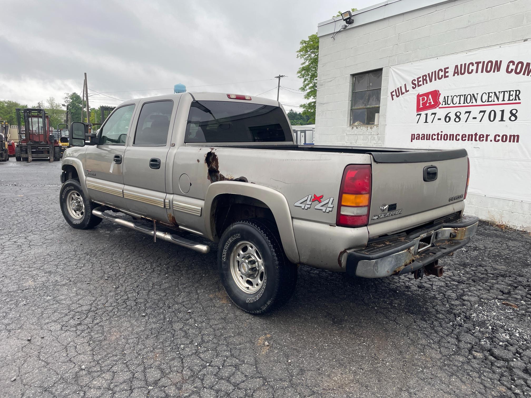 2002 Chevy 2500 HD 4X4 Truck