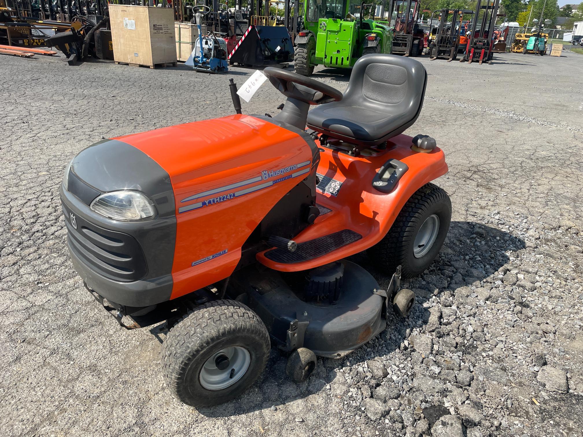 Husqvarna YTH2242 Hydrostatic 42" Riding Mower