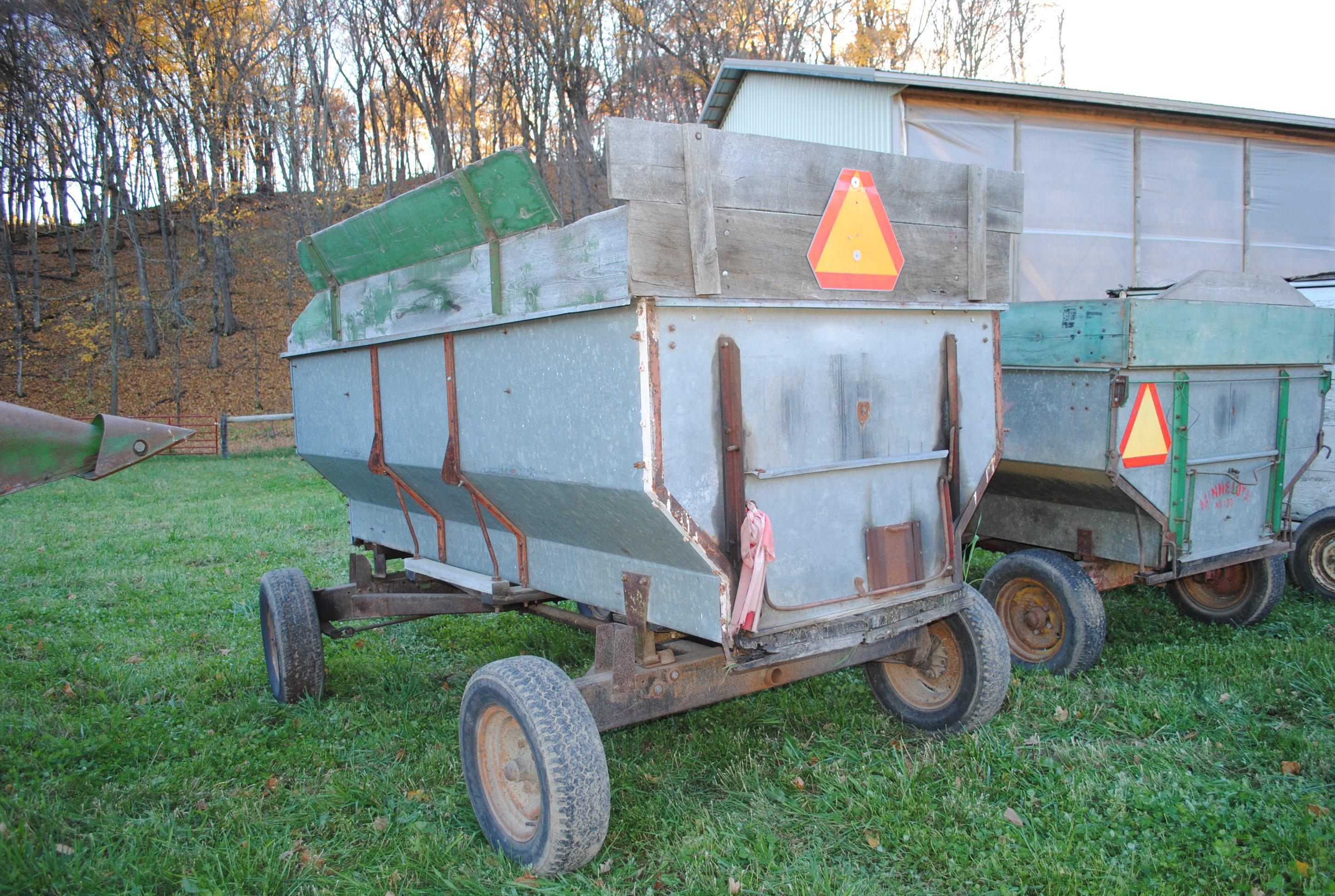 Galvanized flare box (130 bushels) on 6-ton running gear with hydraulic hoist, good floor