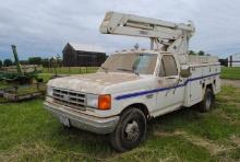 **T** 1990 Ford F350 1-ton bucket truck, diesel, has Versalift boom/basket, does not run, TITLED (Sa