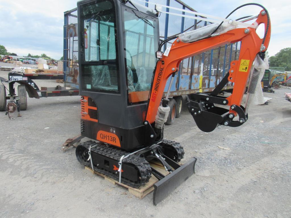 AGT QH13R Excavator