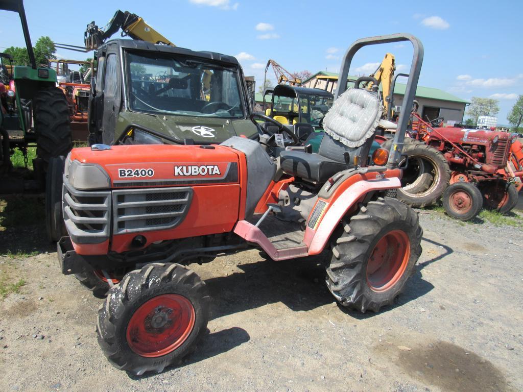 Kubota B2400 4x4 Tractor, ROPS, Dsl,