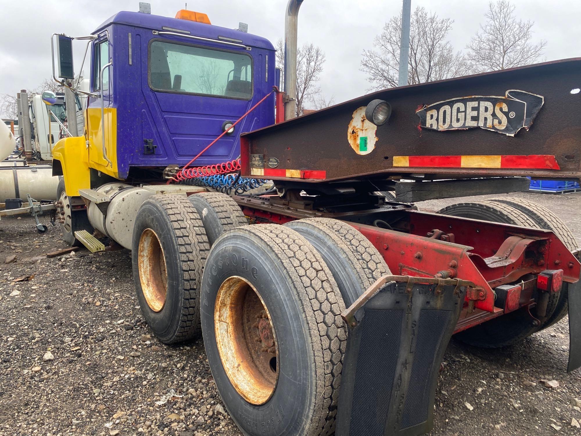 1999 Mack CH613 Tractor / Truck