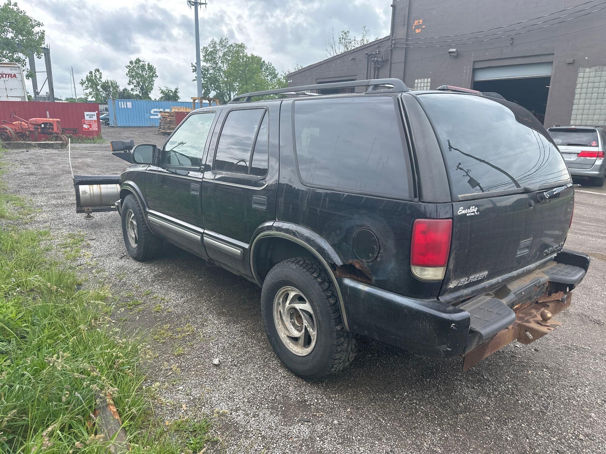 2000 Chevrolet Blazer with Plow