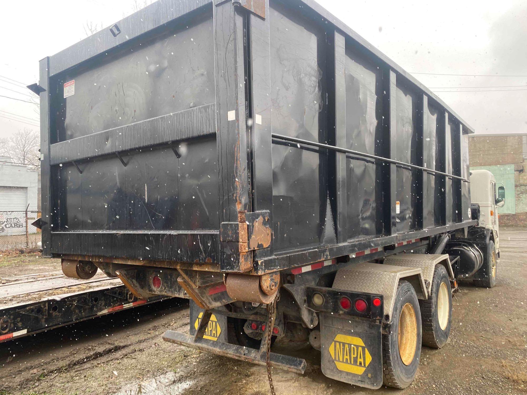 1999 Peterbilt 320 Rolloff Truck