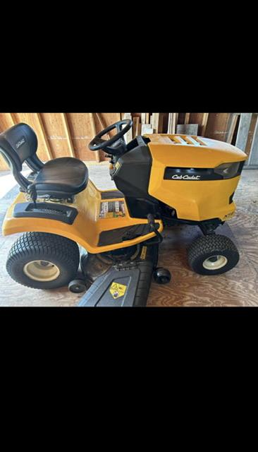 Cub Cadet XT2 Lawn Tractor