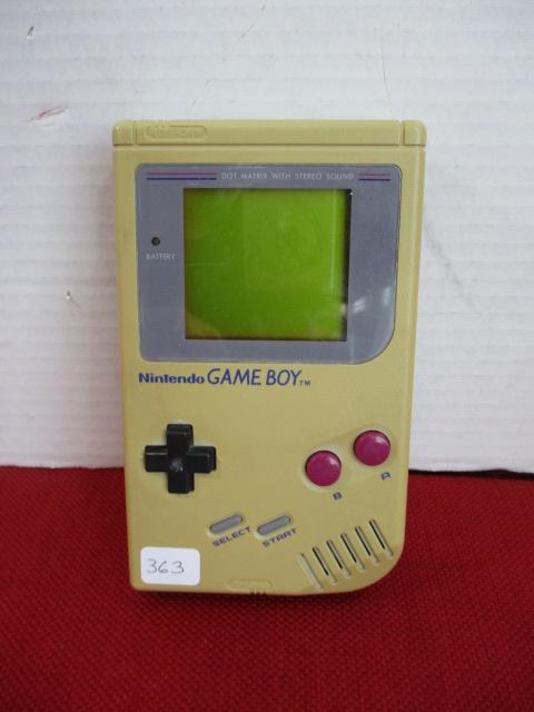 Nintendo Gameboy Hand Held System w/ Tetris