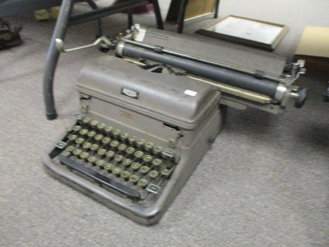 Royal Vintage Typewriter