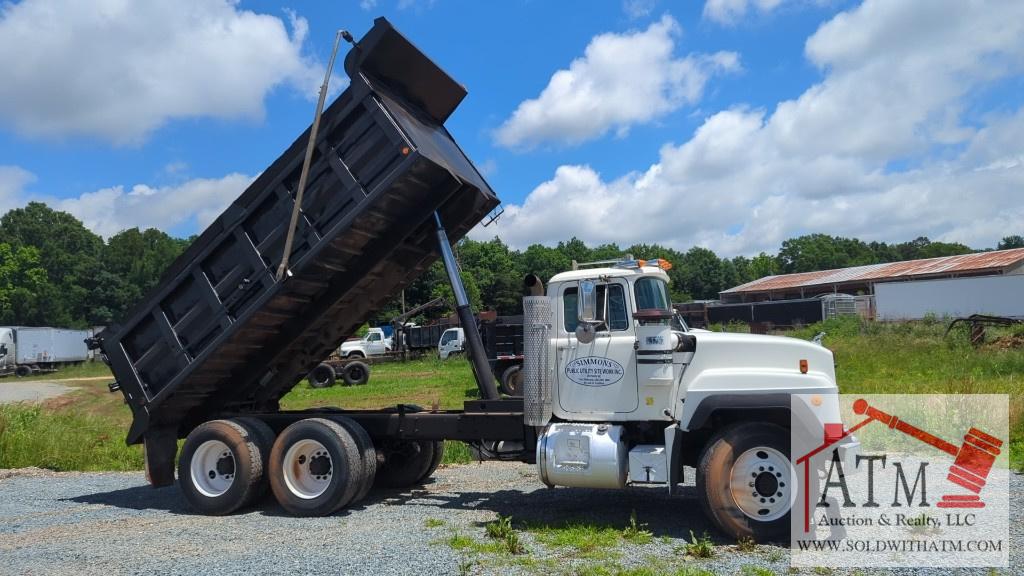 1995 Mack Dump Truck