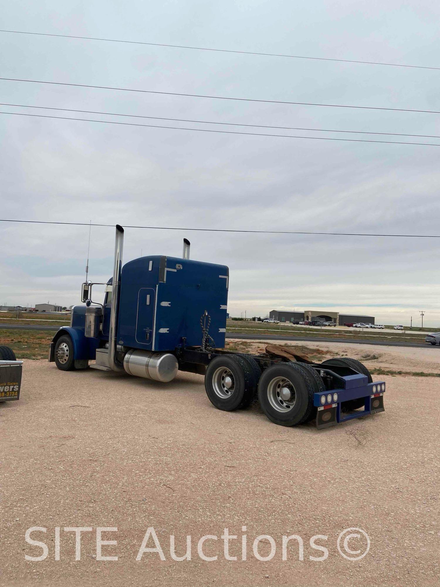 2005 Peterbilt 379 T/A Sleeper Truck Tractor