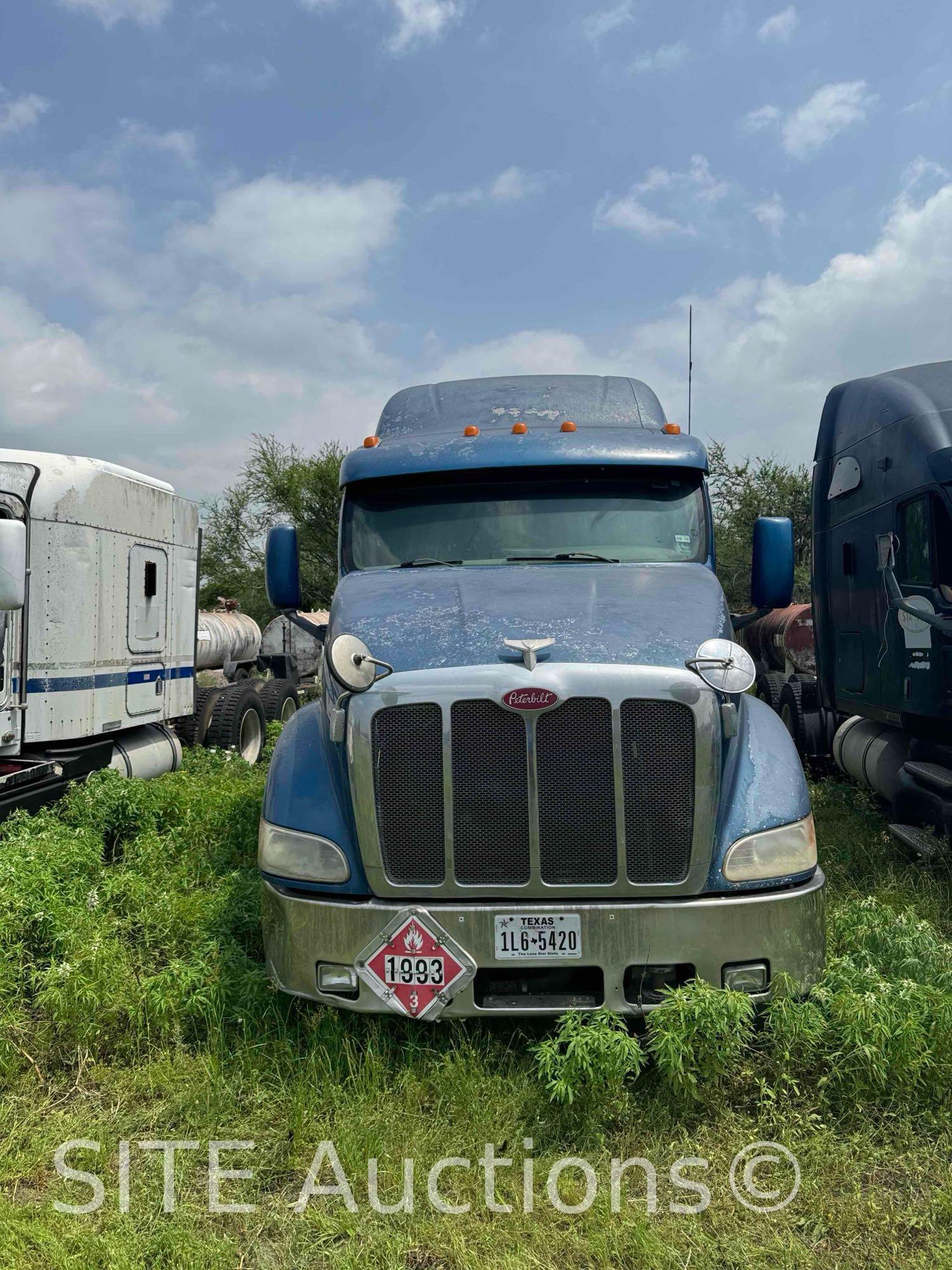 2007 Peterbilt 387 T/A Sleeper Truck Tractor