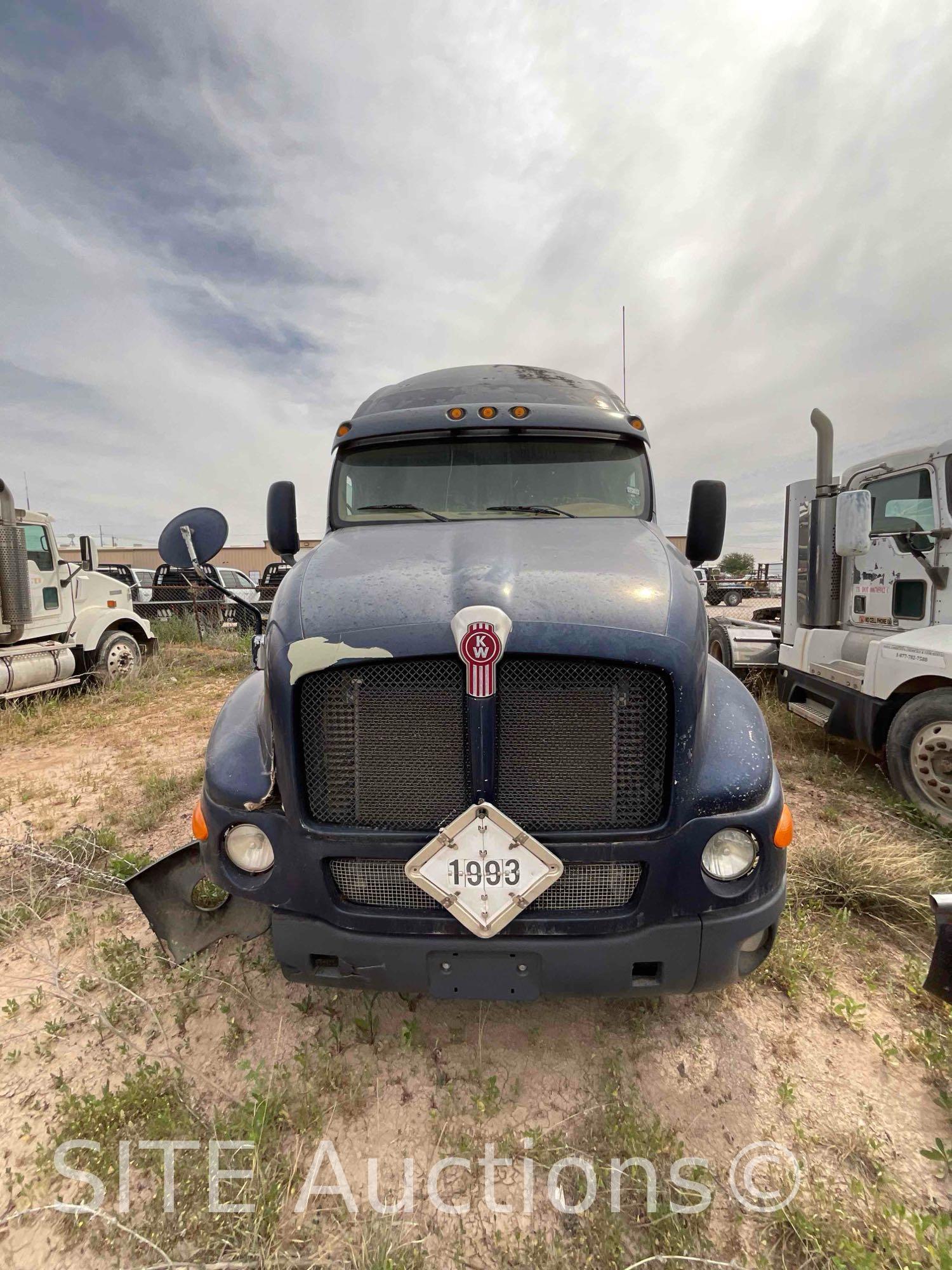 2006 Kenworth T2000 T/A Sleeper Truck Tractor