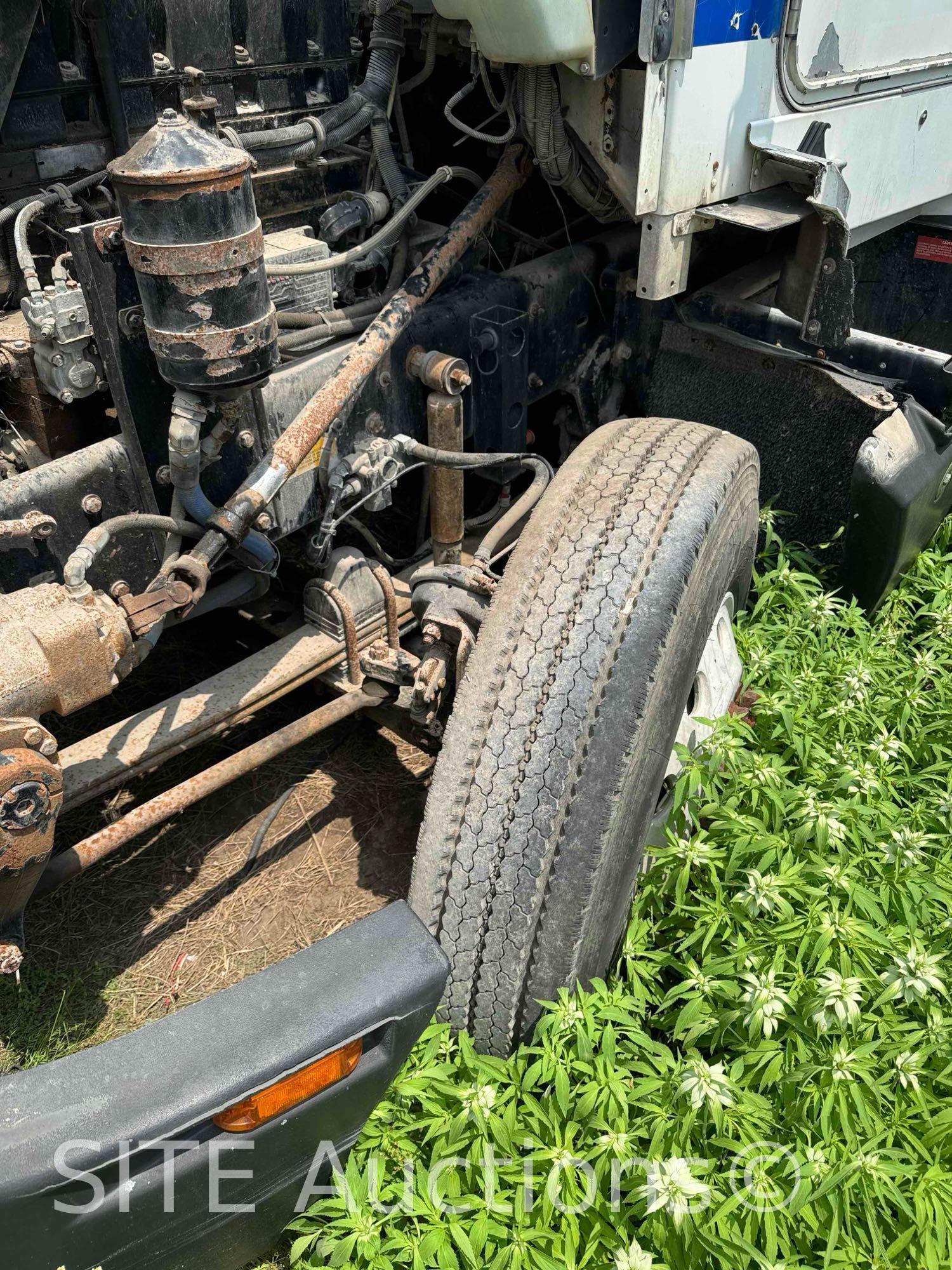 1996 Kenworth T600 T/A Sleeper Truck Tractor