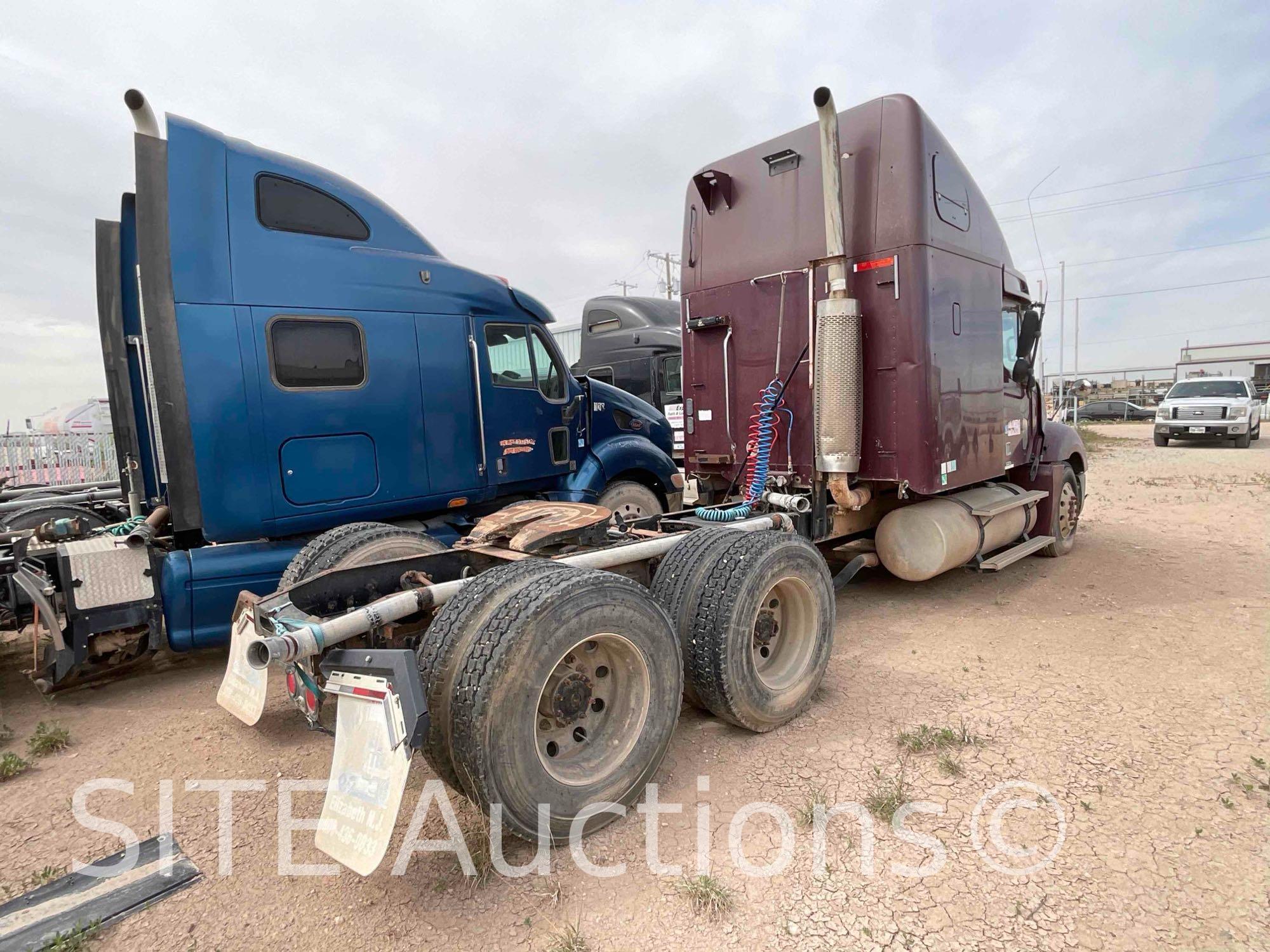 2004 Freightliner Columbia T/A Sleeper Truck Tractor