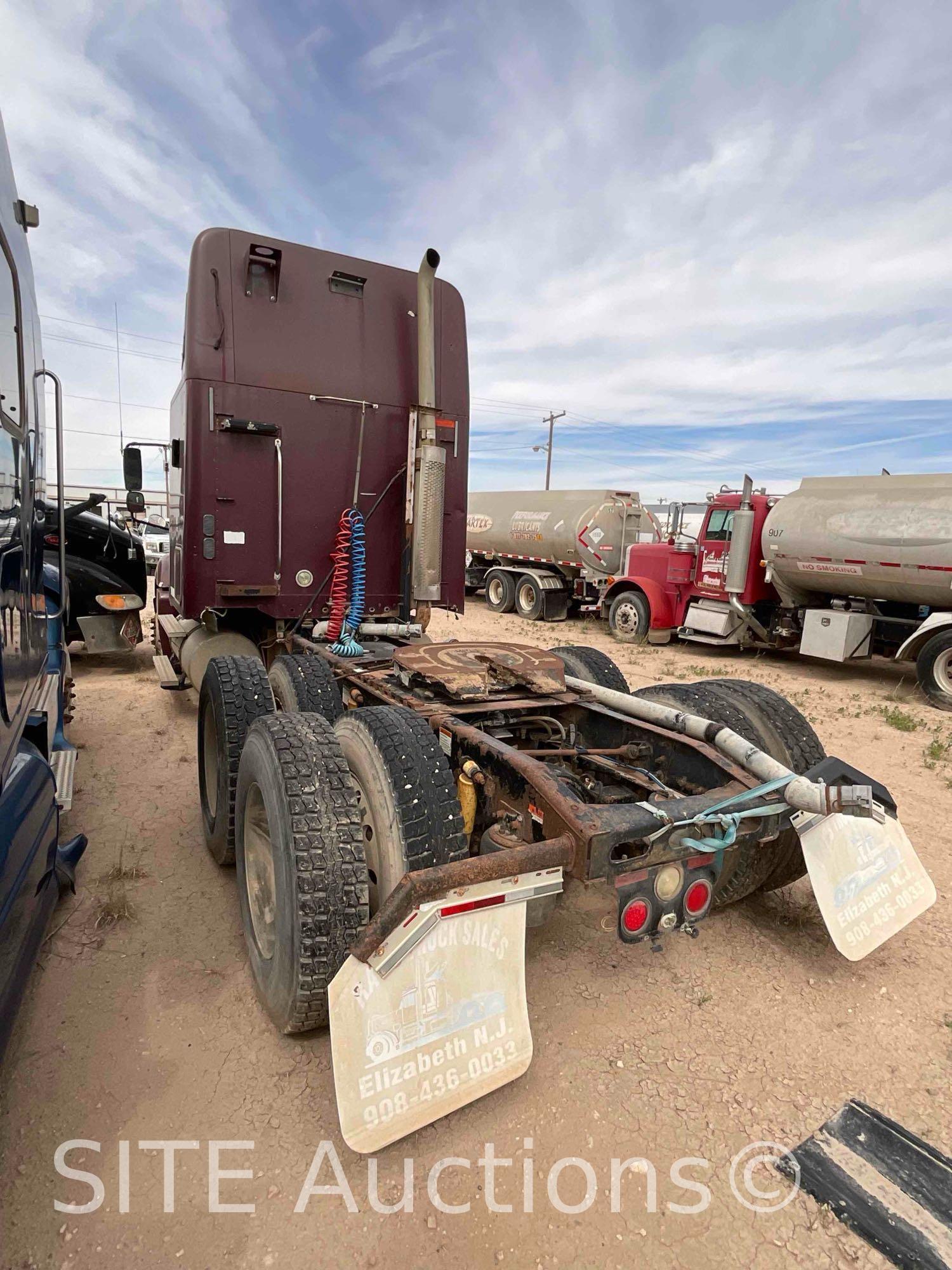 2004 Freightliner Columbia T/A Sleeper Truck Tractor