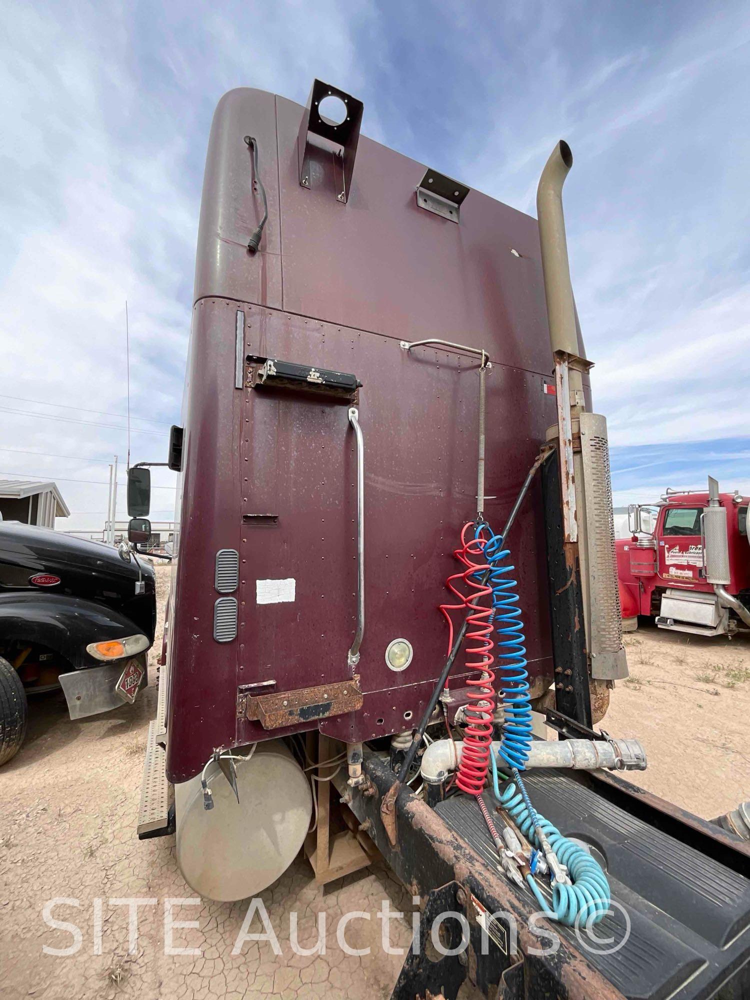 2004 Freightliner Columbia T/A Sleeper Truck Tractor