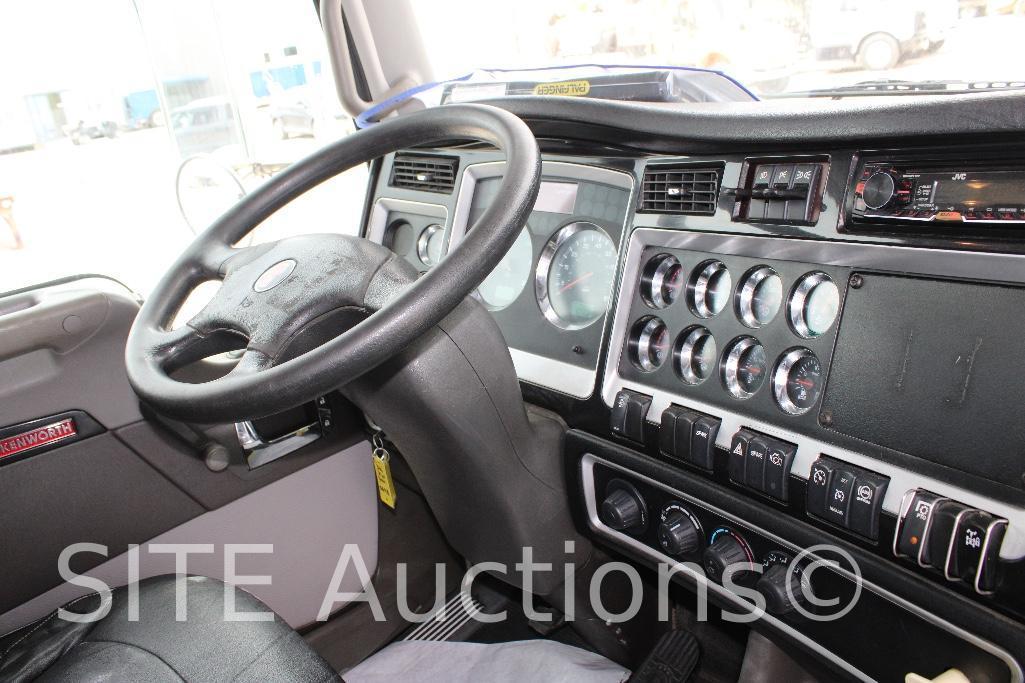 2014 Kenworth T440 T/A Roll Off Truck