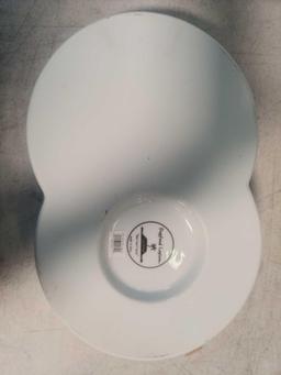 Highwave ...Lagoon Dog Dish White,$44 MSRP