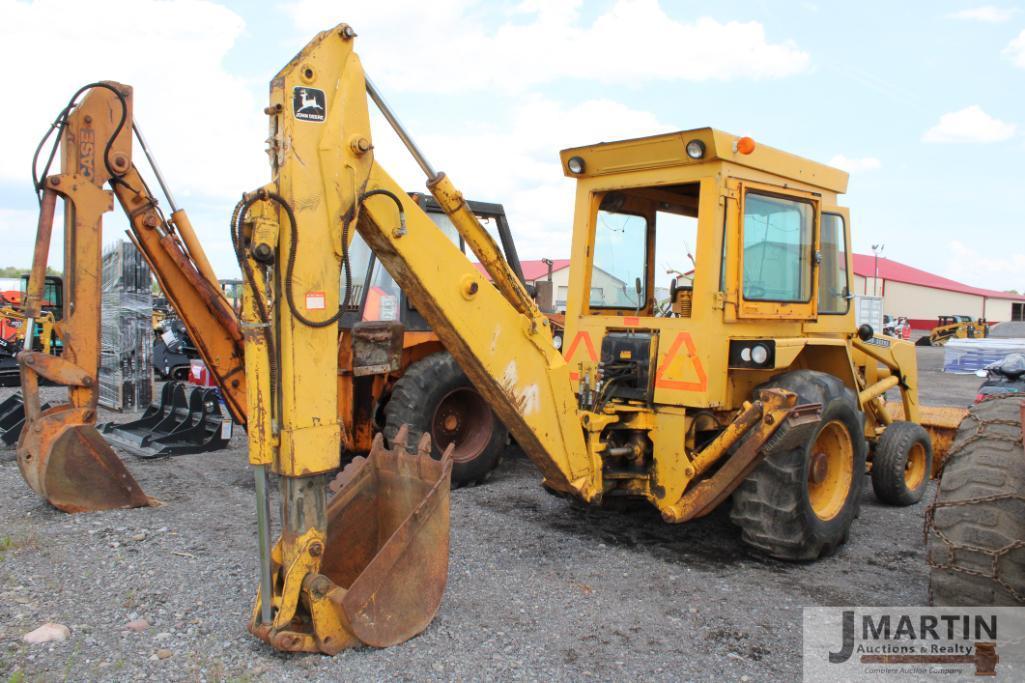 JD 310 backhoe