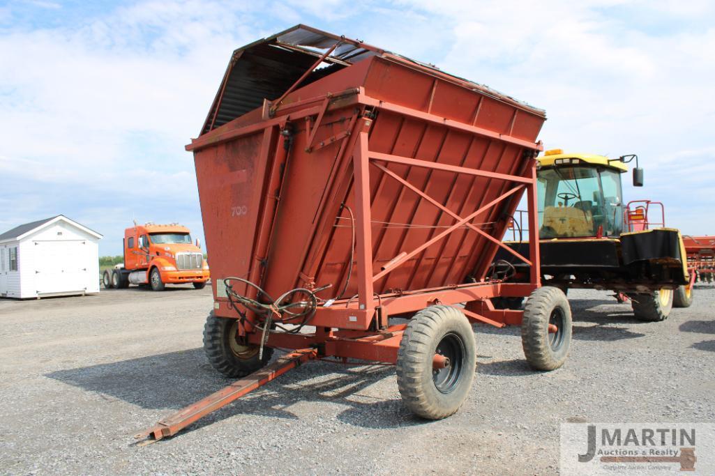 Richardson 700 side dump wagon