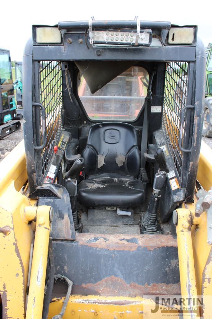 2008 JD 320 skid loader