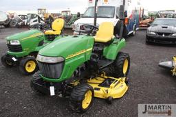 JD 2305 HST compact tractor