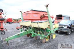 JD 7000 4 row planter