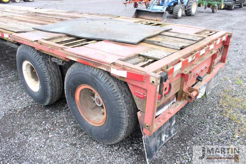 1981 Transcraft steel step deck trailer