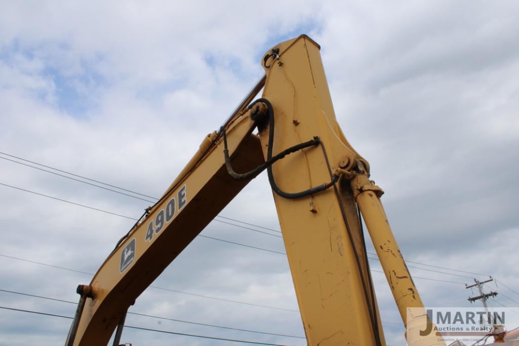 JD 490E excavator