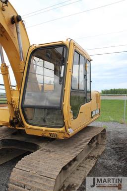 JD 490E excavator