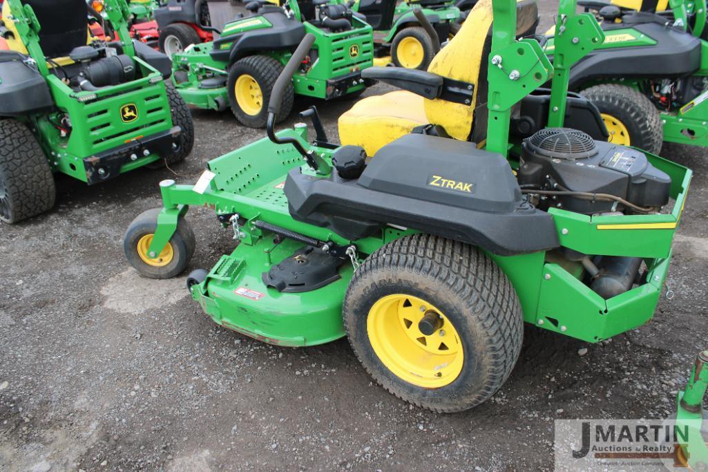 2022 JD Z720E zero turn