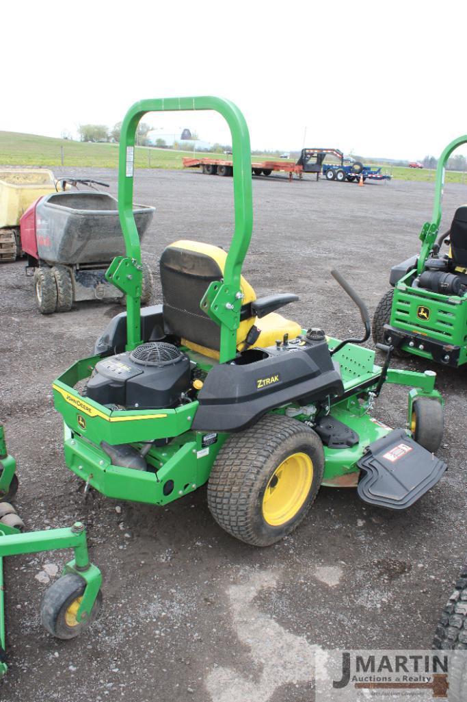 2022 JD Z720E zero turn