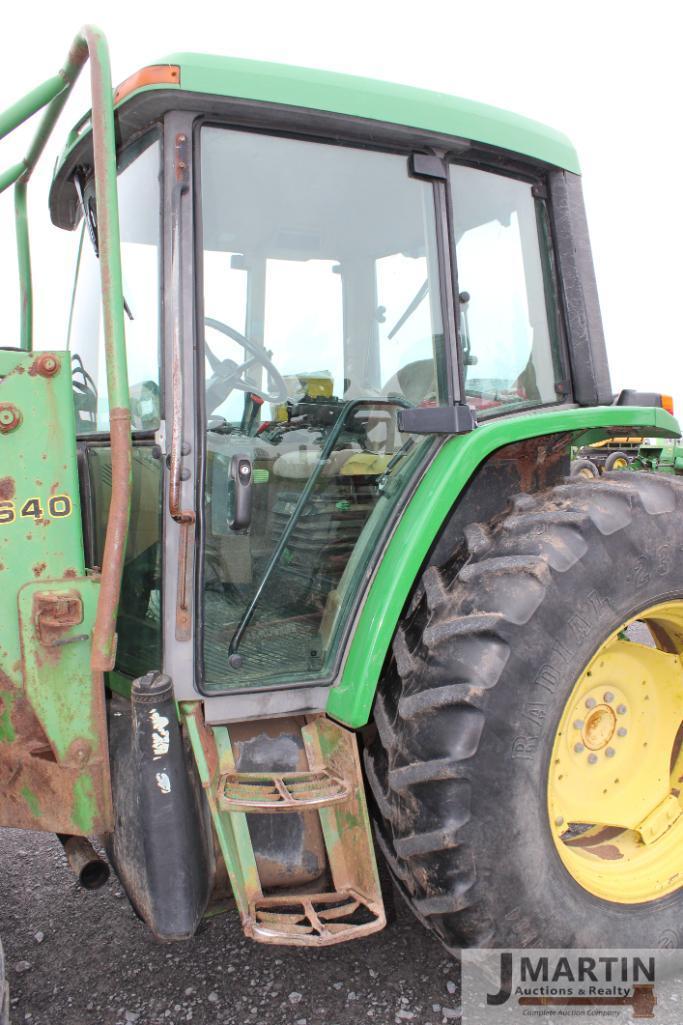 JD 6200 tractor w/ JD 640 loader