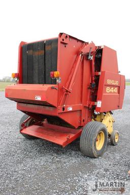 NH 644 Silage Special roud baler