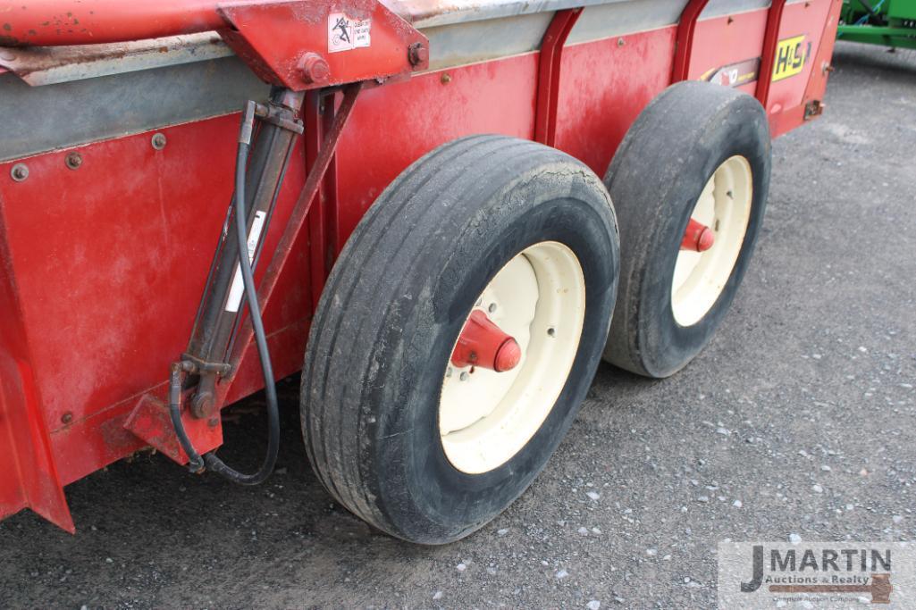 H&S 310 HD manure spreader