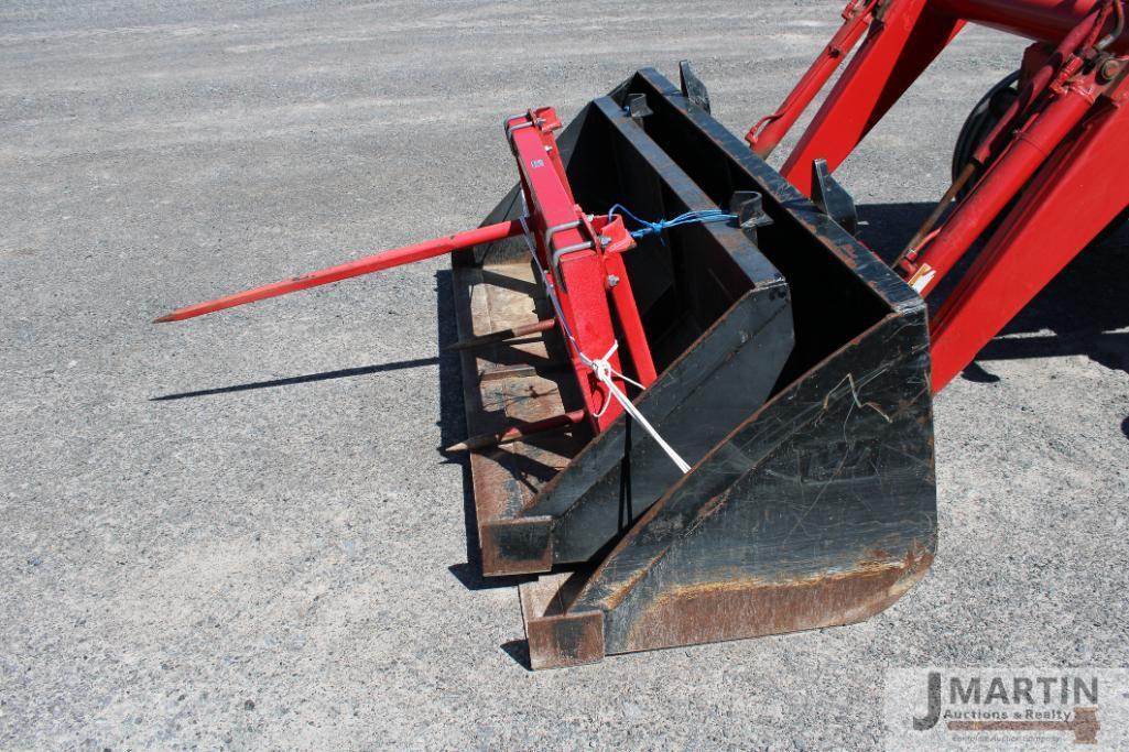 JD 2940 tractor w/ Westendorf WL-42 loader