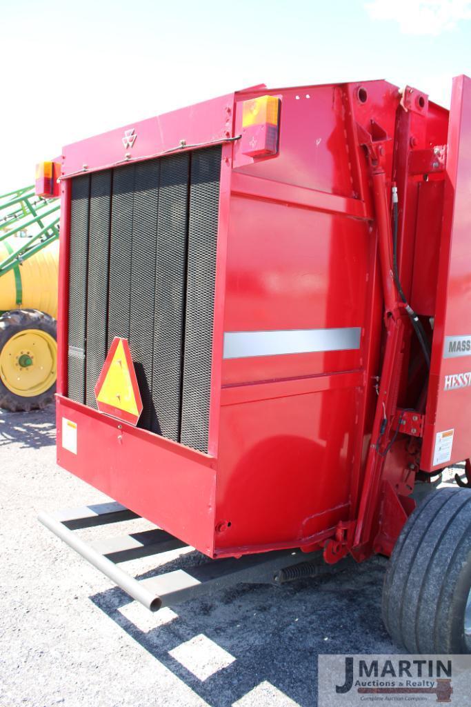 Massey Ferguson Hesston round baler