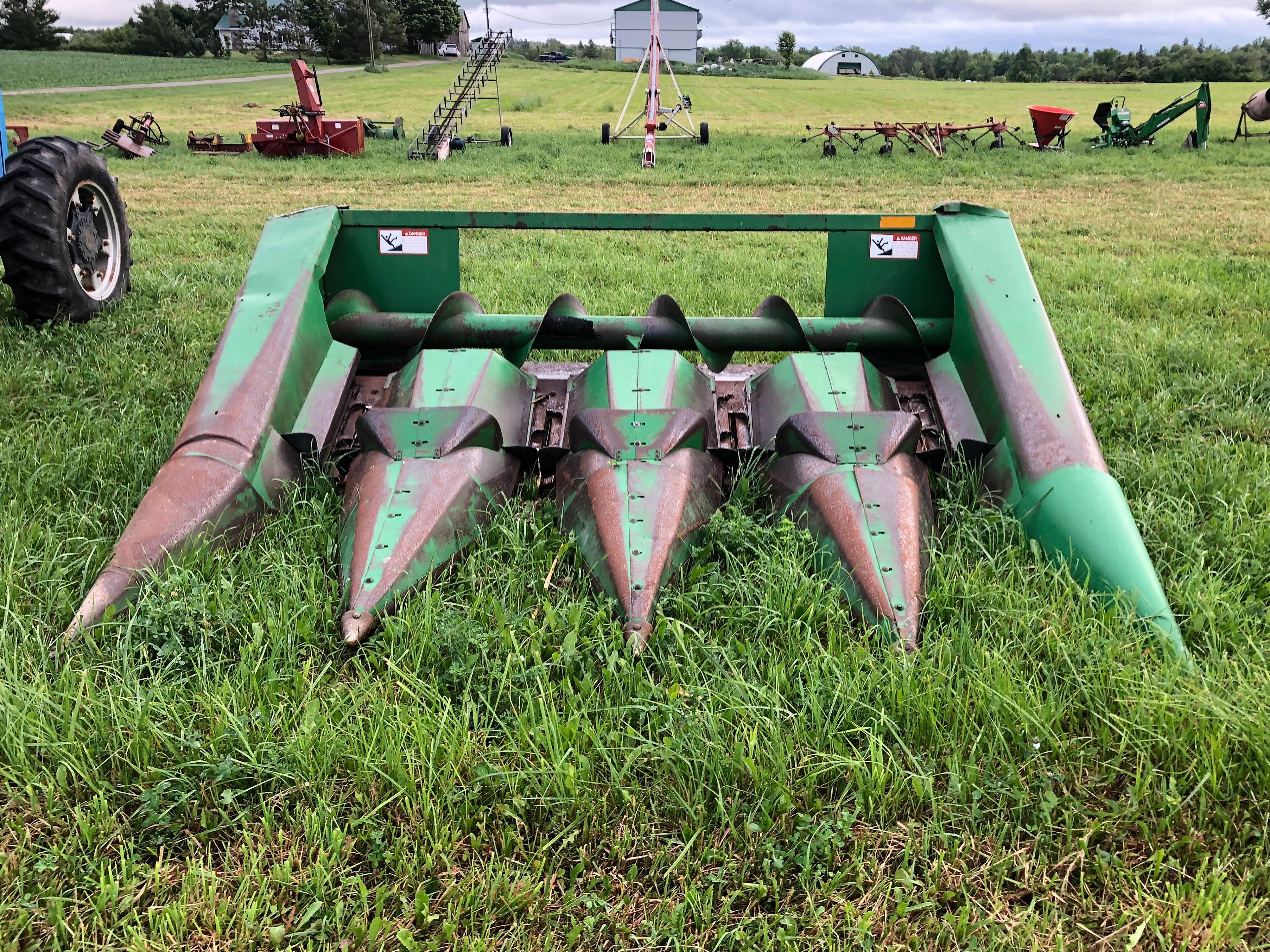 John Deere 443 Corn Head