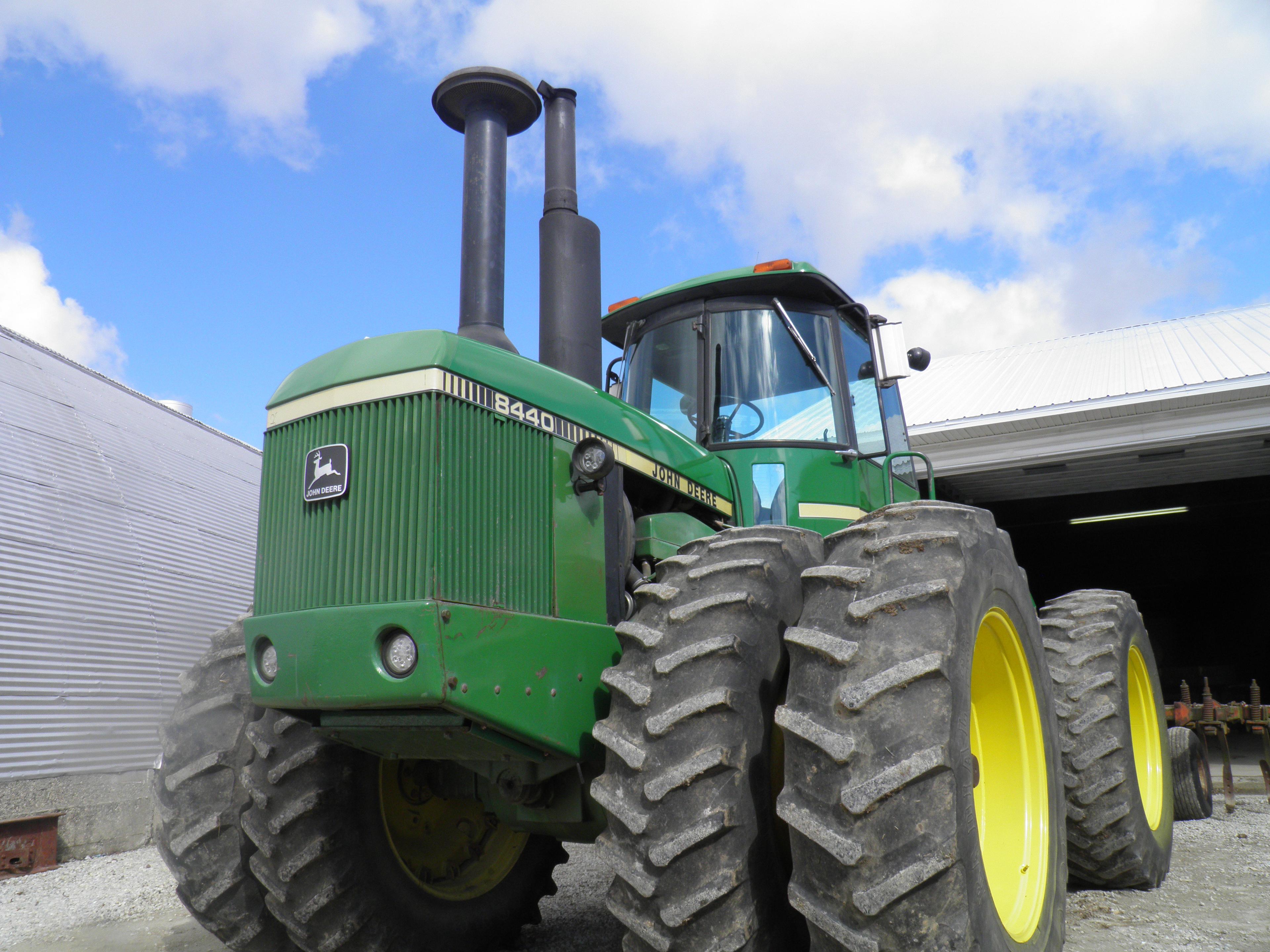 80 JD 8440  4WD duals, 3 remotes, 2nd owner, 5,000 hrs. LED lights.