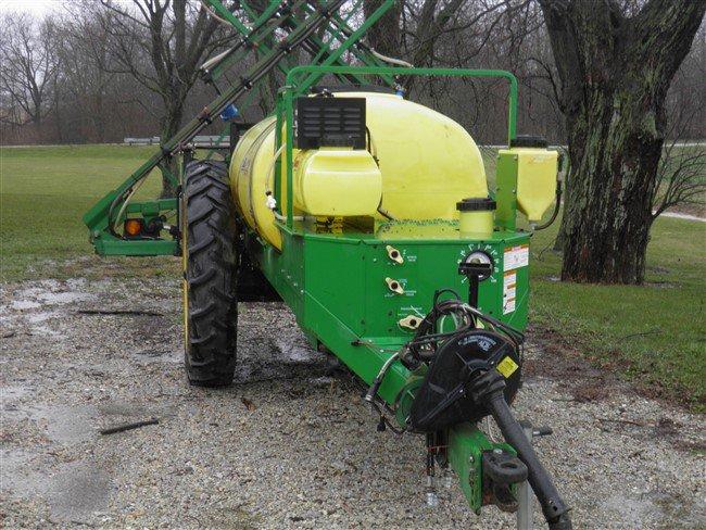 Demco 500 gallon pull type sprayer 45' booms, foam markers, TeeJet controll